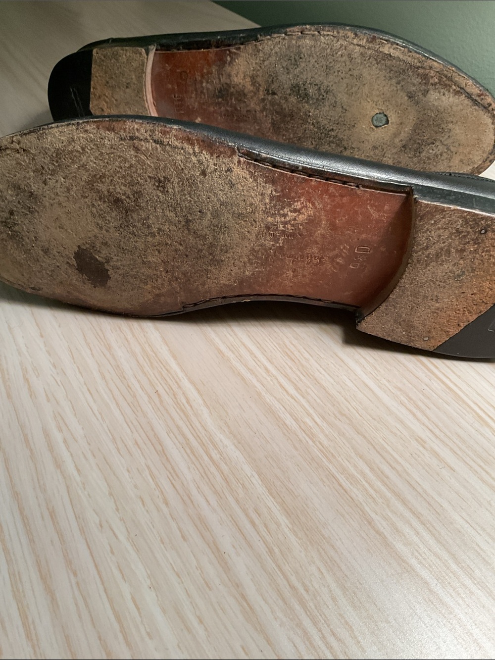 Salvatore Ferragamo Black Leather Loafers with Gold Gancini Hardware Size 9 1/2D - Picture 5 of 5